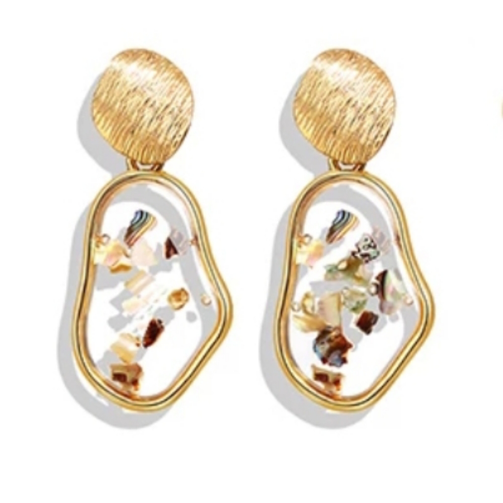 Geometric Shell Resin Gold Earrings